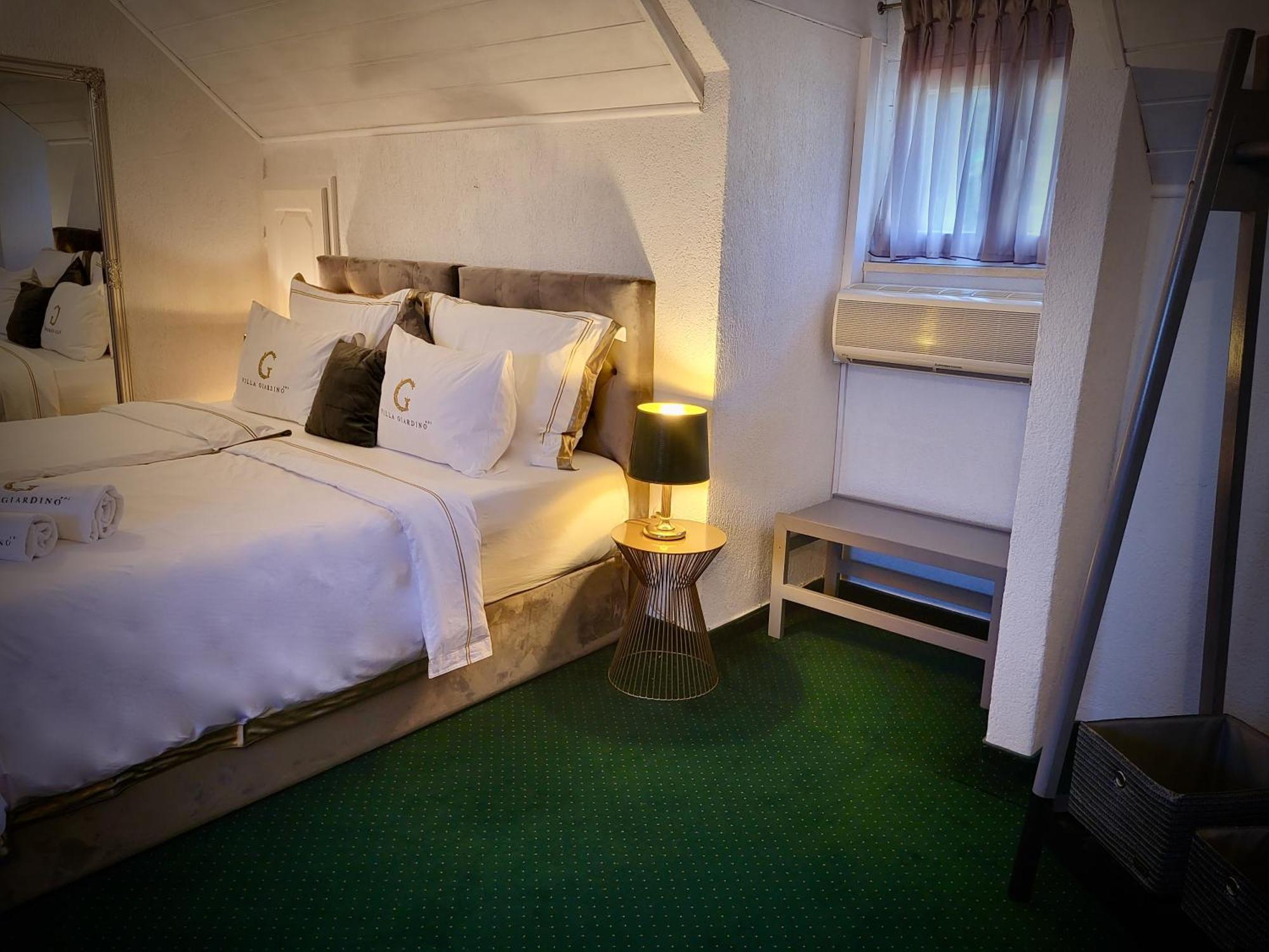 Villa Giardino Heritage Boutique Hotel Bol Room photo
