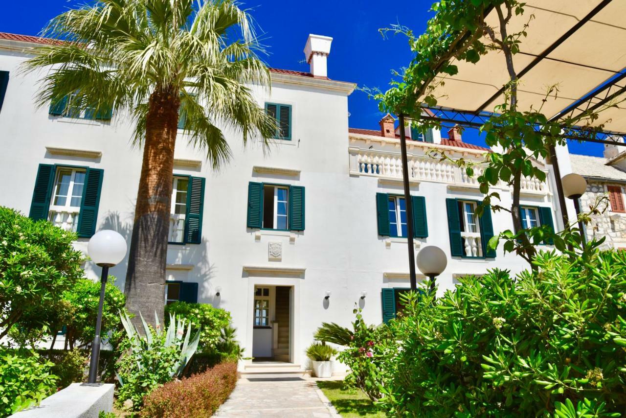 Villa Giardino Heritage Boutique Hotel Bol Exterior photo